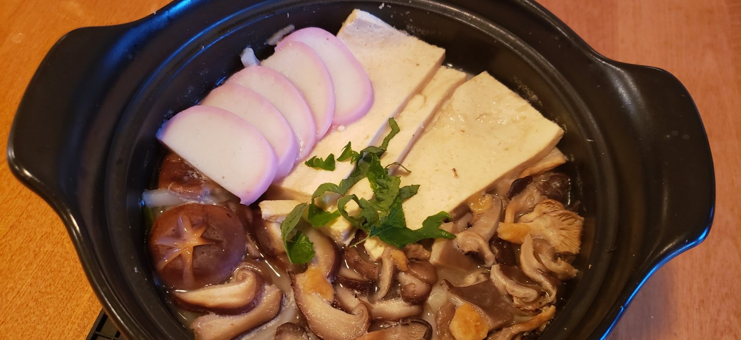 Miso Nikomi Udon in donabe pot