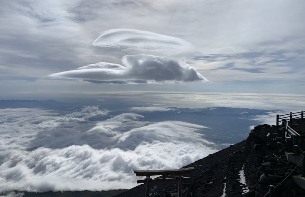 clouds of mt fuji